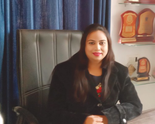 Dr. Neetu Solanki (Principal )